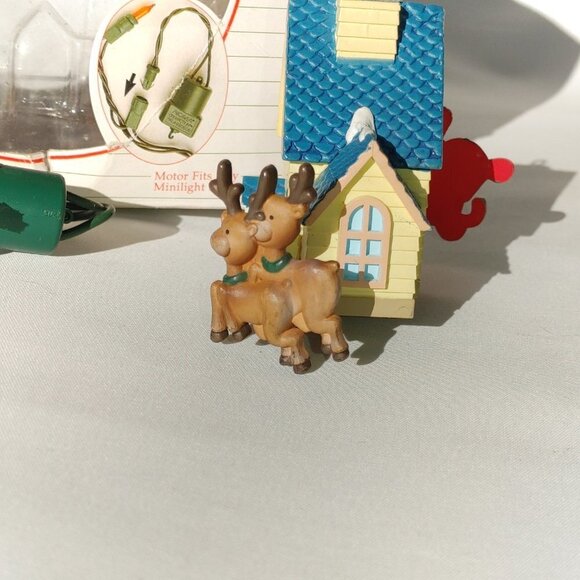 FUN NOMA ORNAMOTION Rotating Ornament The Night Before Christmas Spinning Sleigh - Picture 10 of 12